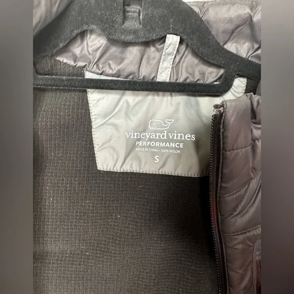 Vineyard Vines Men’s Performance Vest- Small - Picture 3 of 4